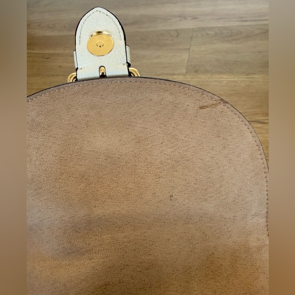Coach Kleo Cream Pebbled Leather Shoulder Bag Gold Hardware Beige Suede Interior - Picture 8 of 10